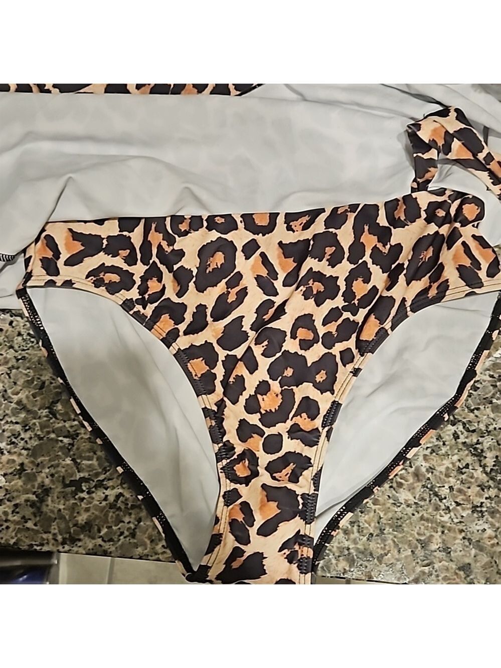 Eomenie Leopard Print One-Piece Swimsuit – Body Shaping – NWT – Size L - Picture 5 of 8